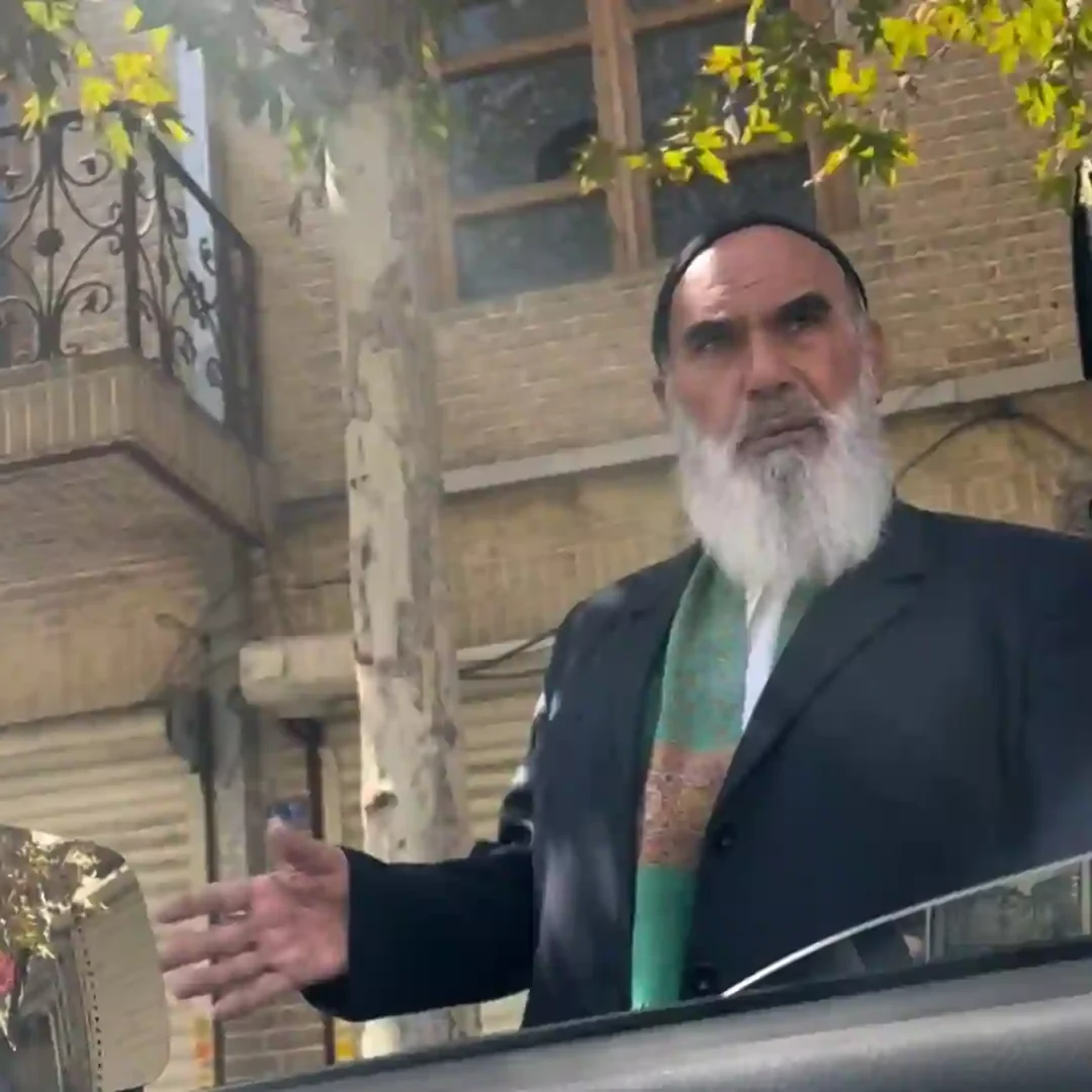 تصاویری از شباهت باورنکردنی یک مرد ایرانی با امام خمینی (ره)