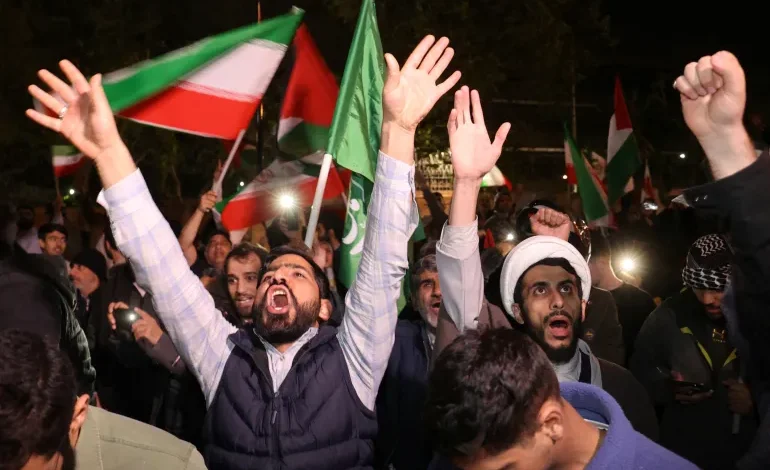 تصاویری از خوشحالی مردم ایران