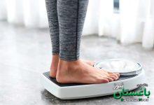 چطور خودمان را درست وزن کنیم؟؛ روش صحیح وزن‌کشی + ویدئو
